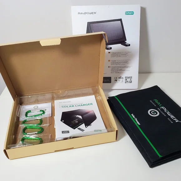 RAVPower 15W Foldable Solar Charger W/Dual USB Port - RP-SC02 - NWT